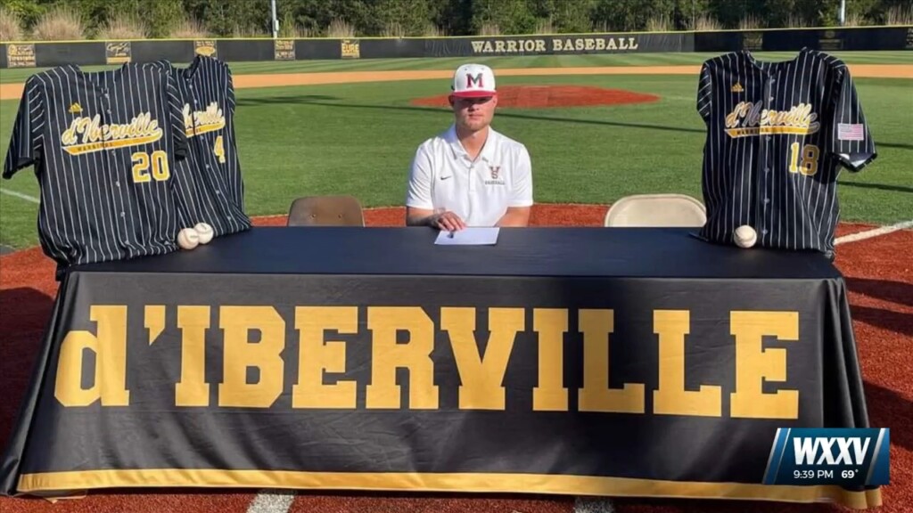 D’iberville Baseball’s Dennis Krabbe Signs With Mississippi Valley State