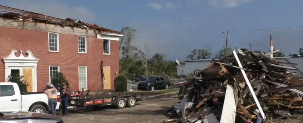 Clean Up At M&m Bank In Moss Point