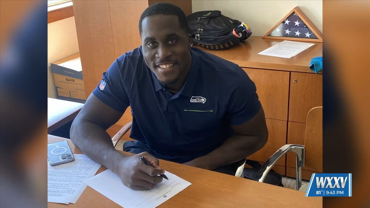 Helfet Signs Free Agent Contract with Seattle Seahawks - Duke University