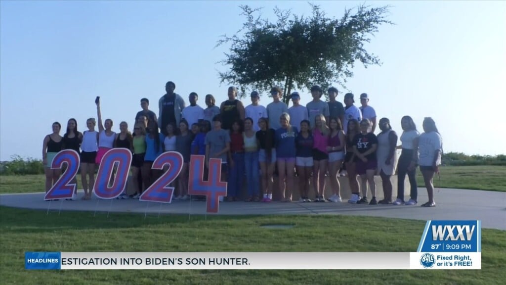 Pascagoula High Seniors Decorate Cars For Last ‘first Day Of School’