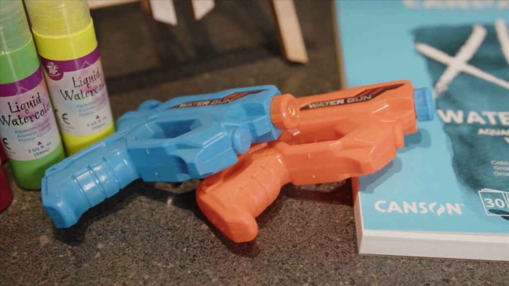 Mom To Mom: Squirt Gun Painting