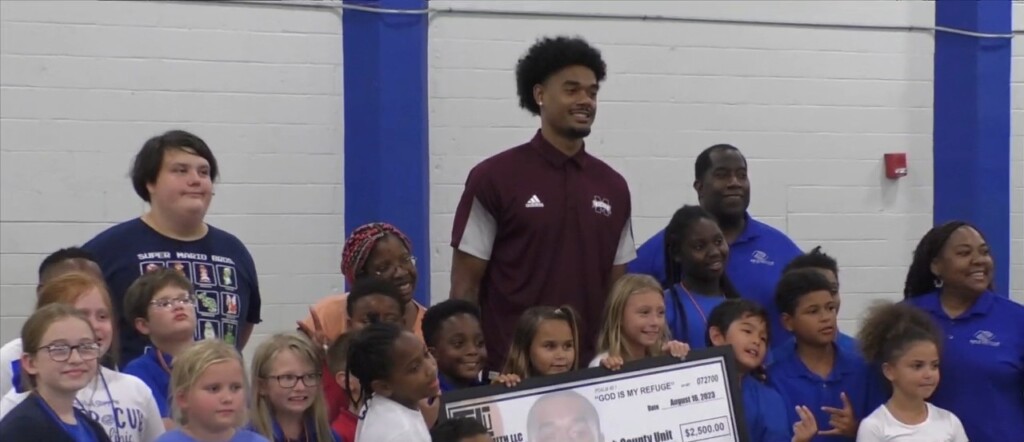 Mississippi State Star Visits Local Boys And Girls Club