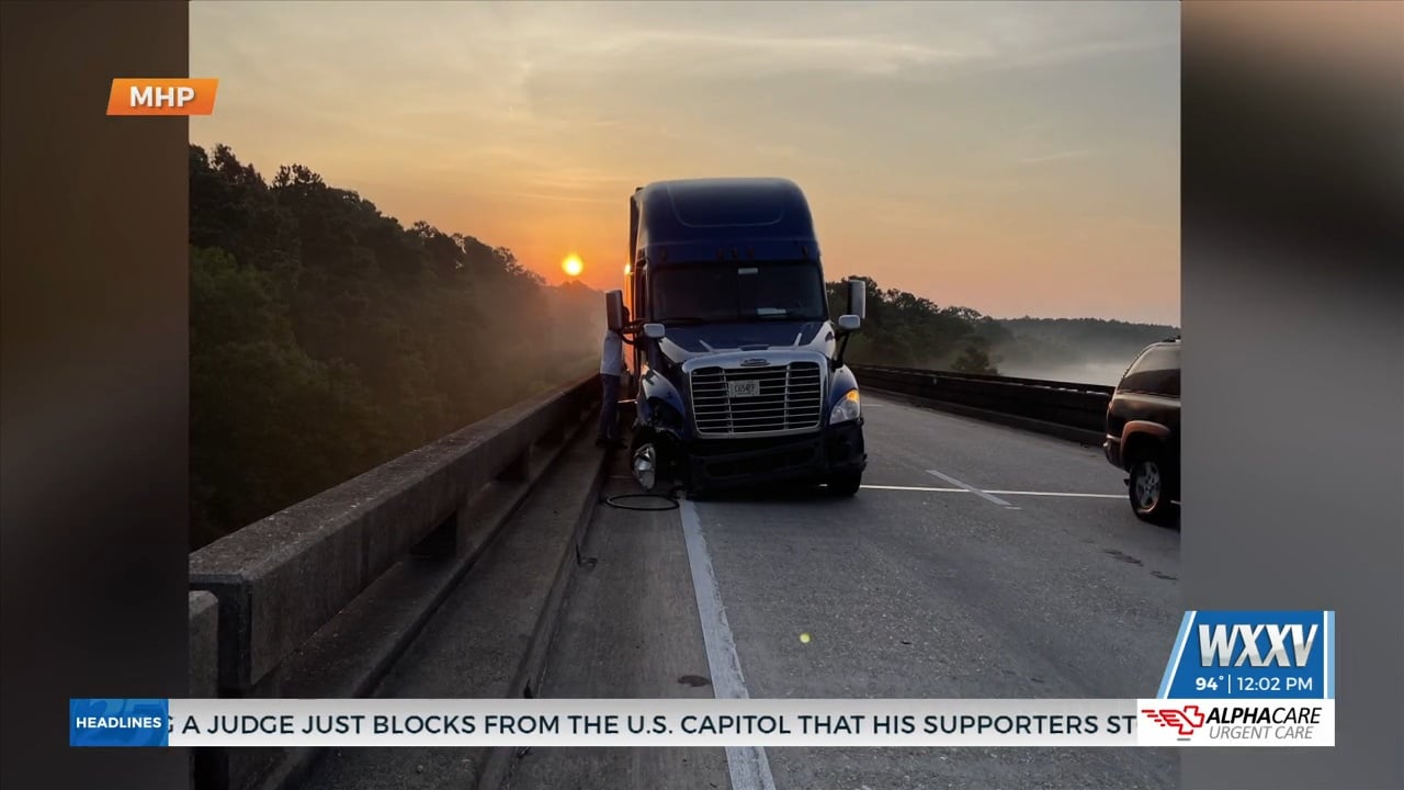 Traffic flowing on I-10 after accident in Hancock County - WXXV News 25