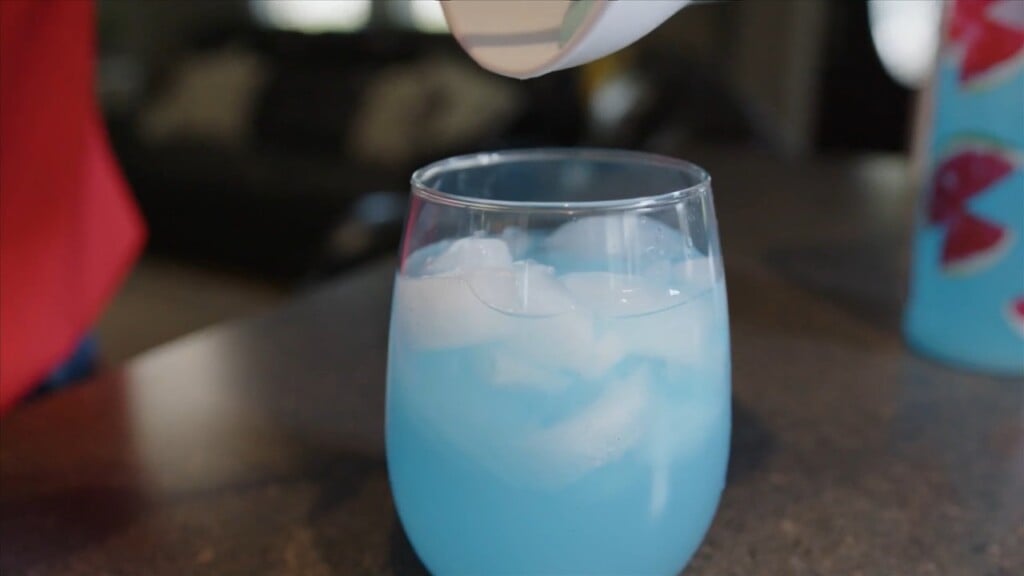Mom To Mom: Whipped Kool Aid Drink