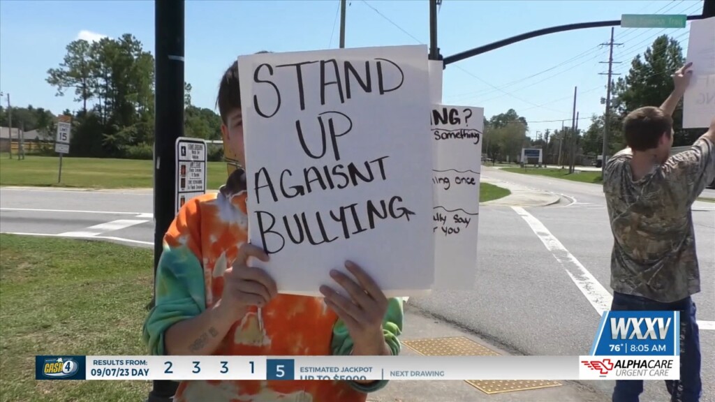 Ocean Springs Community Speaks Out Against Bullying