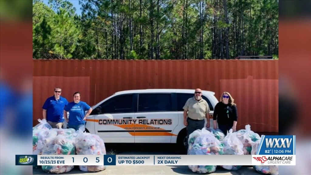 Petsmart Makes Donation To Gulfport Pd