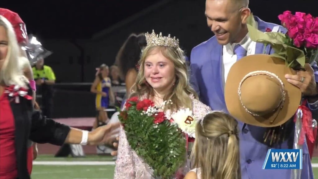Biloxi Cheerleader With Special Needs Honored After Being Named Homecoming Queen