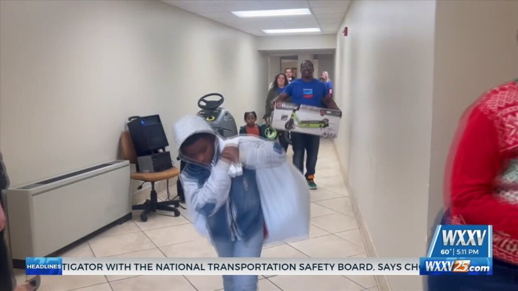Community Works Together For Angel Tree Distribution Day