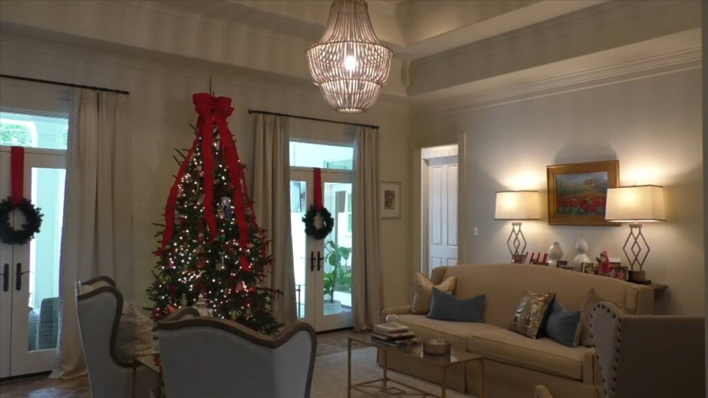 Meggan Monday: The Civic League Of Gulfport Christmas Tour Of Homes