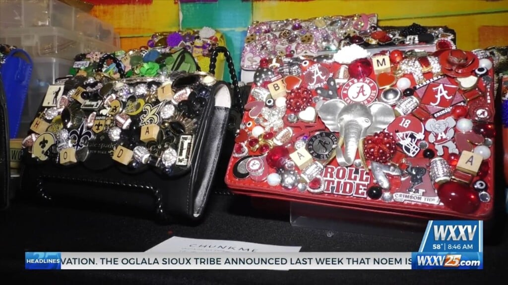 Local Woman Helps Tell Your Story Through Crafting Pocket Books