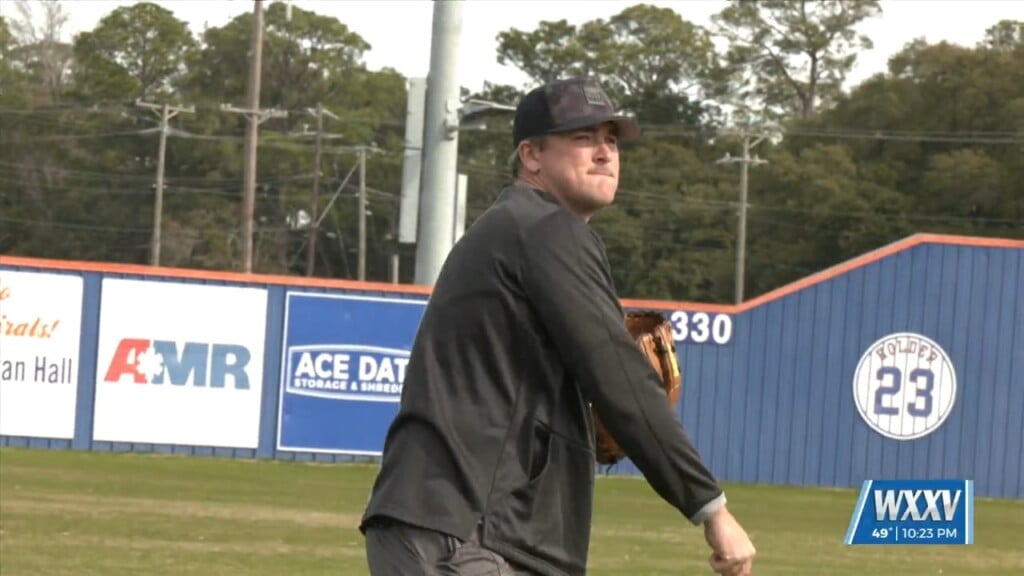 Jonathan Holder Signs With Rangers
