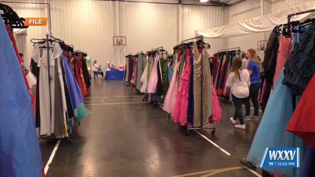 Junior Auxiliary Of Biloxi Ocean Springs Hosting Prom Closet