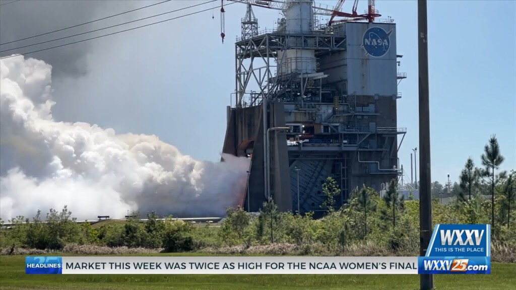 Engine Testing For Rs 25 Space Engine At Stennis Space Center