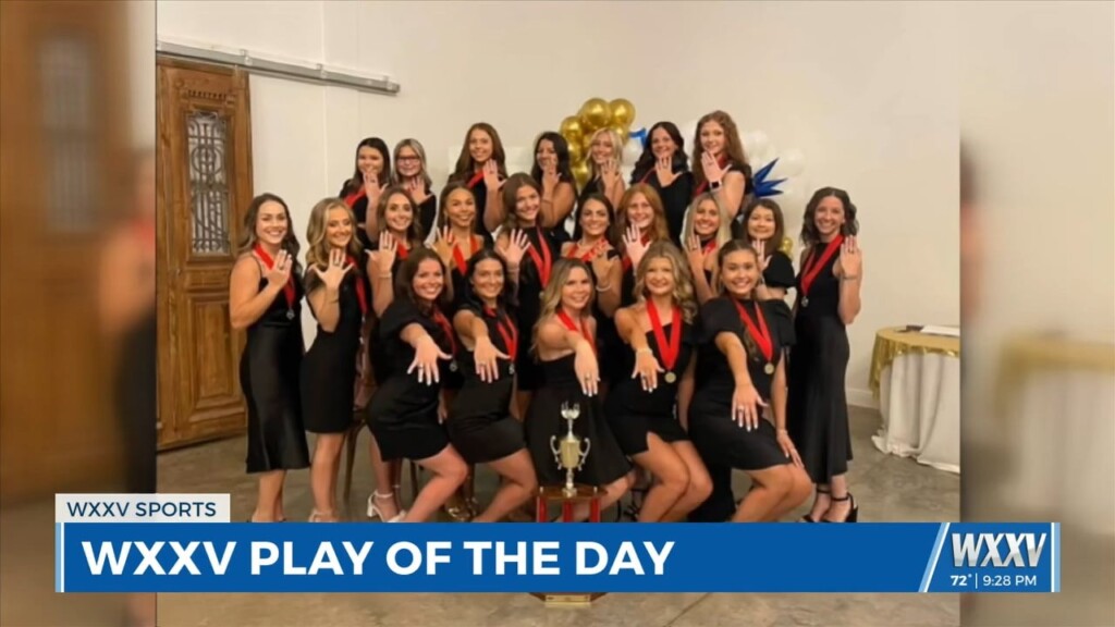 Vancleave High School Cheer Receives State Rings