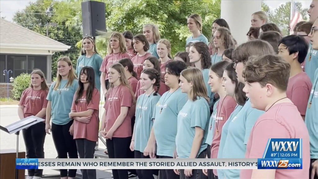 Brentwood United Methodist Youth Choir Performs For Community