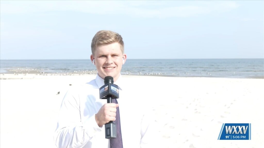 Wxxv Meteorologist Sam Parker Live In Long Beach With A Look At The Weather