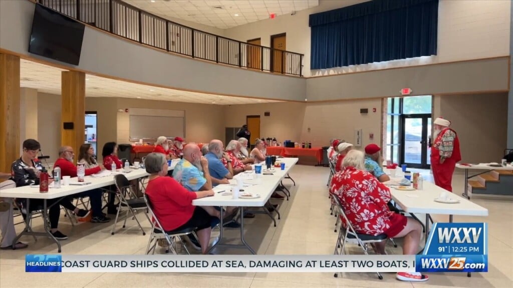 Gulf Coast Kringle Club Holds Workshop For Santa’s Helpers