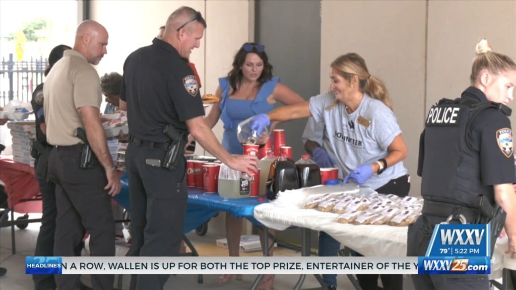 ‘women Of Wisdom’ Organization Gives Thanks To Local First Responders