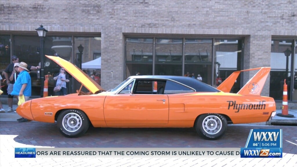 Cruisers Roll Through The Biloxi Block Party