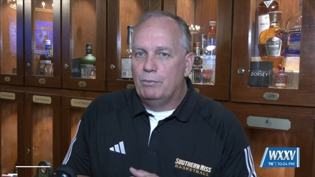 Southern Miss Men’s Head Basketball Coach Visits Pascagoula