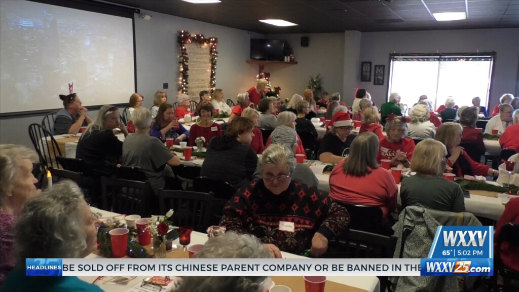 Widows Walk Gather At Sassy’s Restaurant For Christmas Luncheon