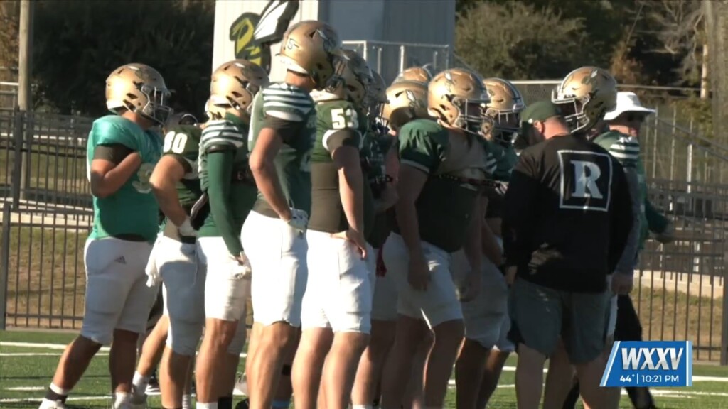 Hornets Eager To Bring First Football State Championship Title To Poplarville This Weekend