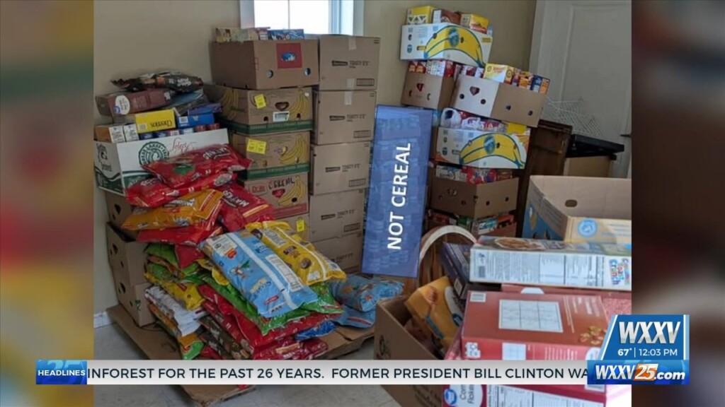 Long Beach Residents Donate To The Food Bank