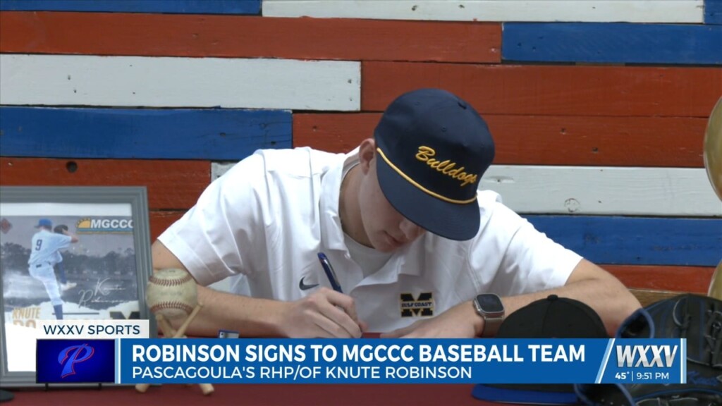Pascagoula Baseball's Knute Robinson Signs With Mississippi Gulf Coast Community College