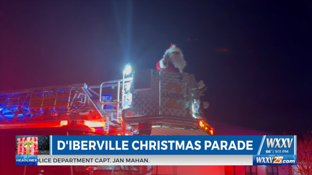 Christmas Parade Rolls Through D’iberville