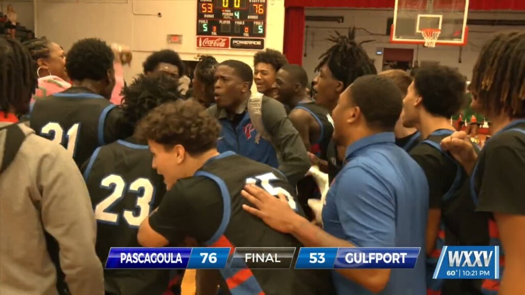 Hoop Fest Turned Into A Dunk Fest! Pascagoula Defeats Gulfport With A Final Score Of 76 53.