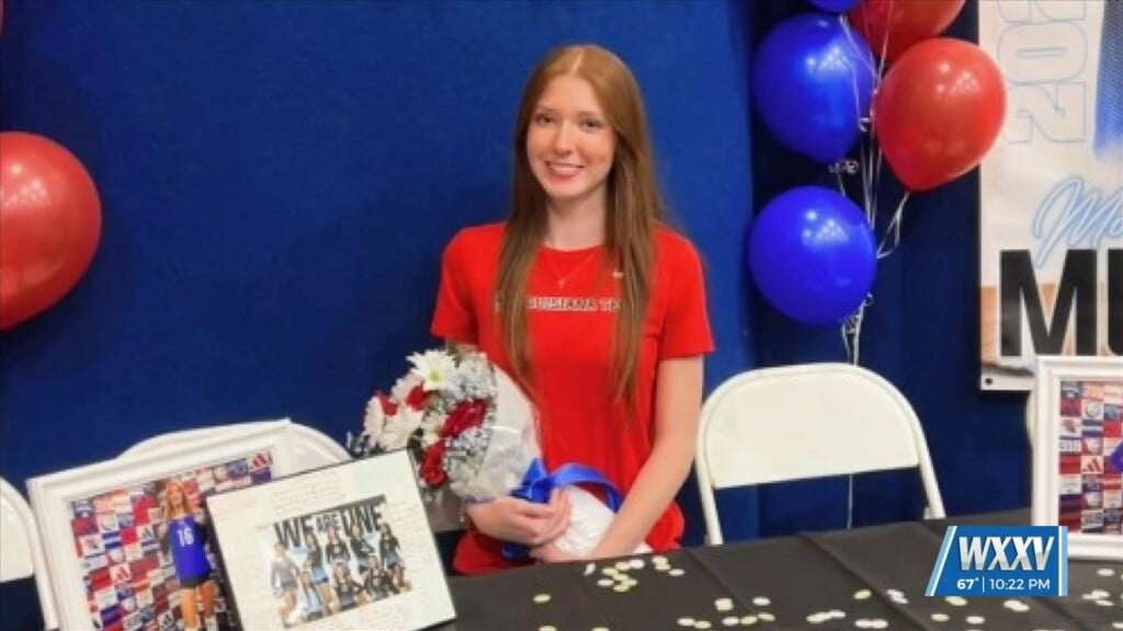 Local Volleyball Player Molly Muller Signs With Louisiana Tech