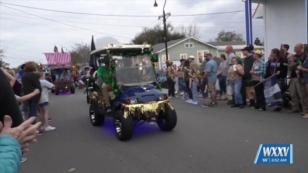 Mystic Krewe Of The Seahorse Lundi Gras Parade