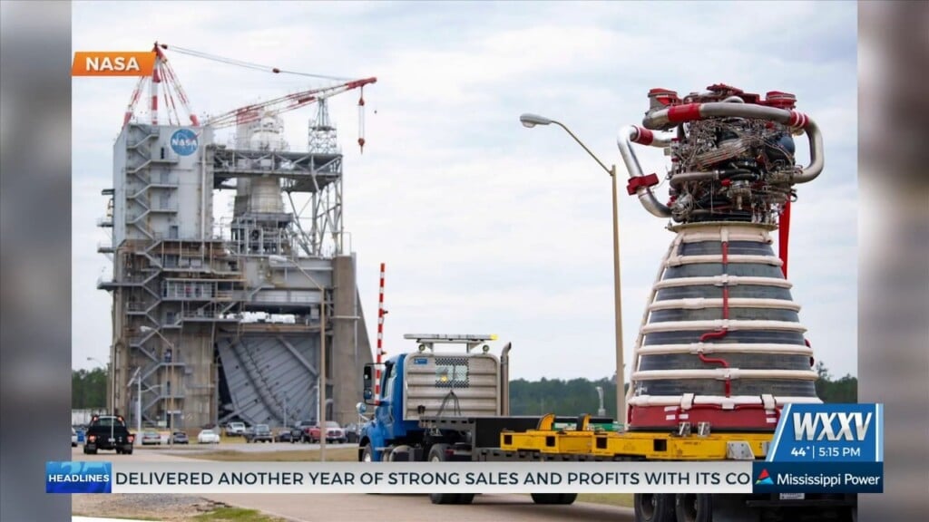 Nasa Teams Installing New Rs 25 Engines At Stennis For Hot Fire Tests