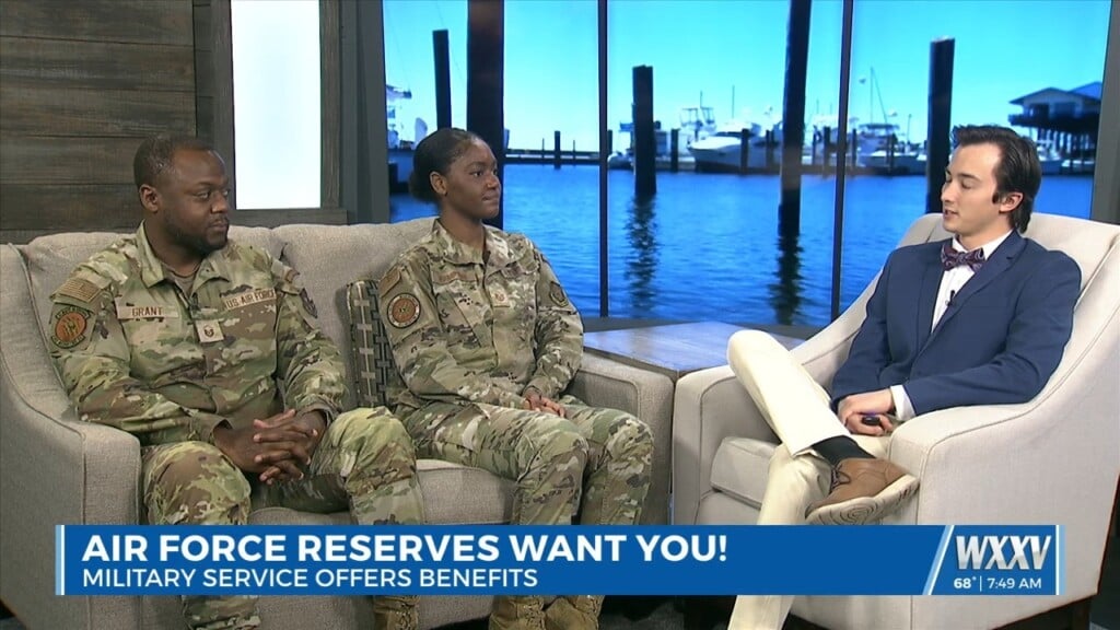 Air Force Reservists Talk Recruiting