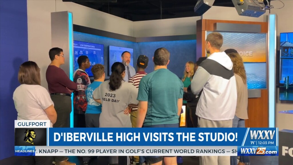 D’iberville High Students Stop By The Wxxv News Studio