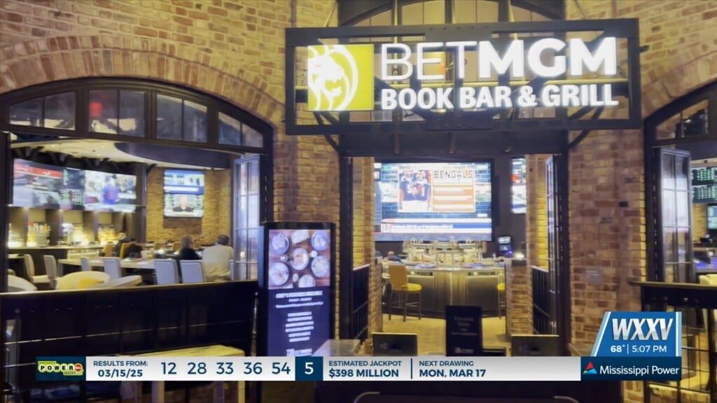 Coast Sportsbooks Prepare For March Madness Bets