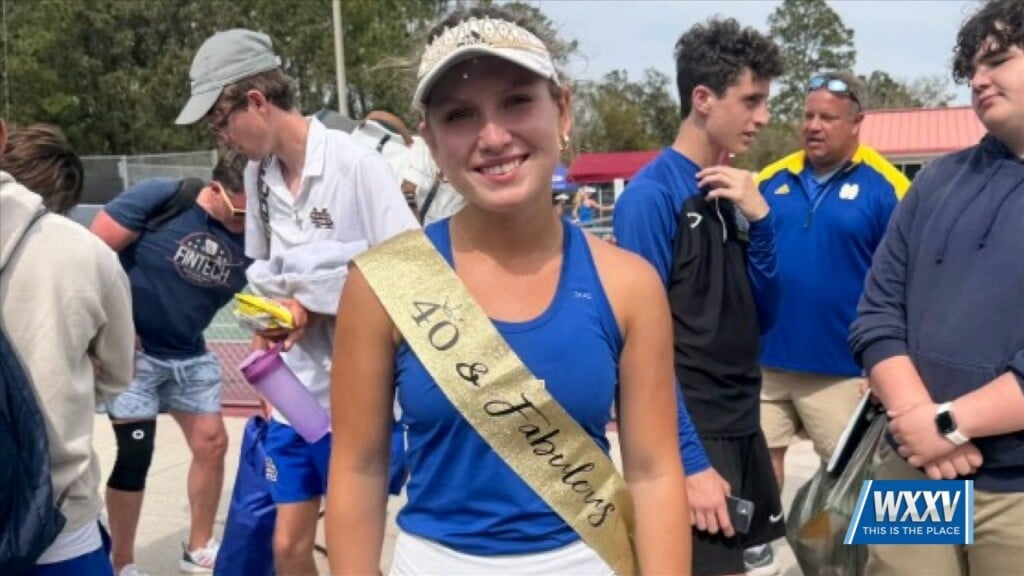 St. Martin Tennis Player Paige Baronich Earns 40th Varsity Win!