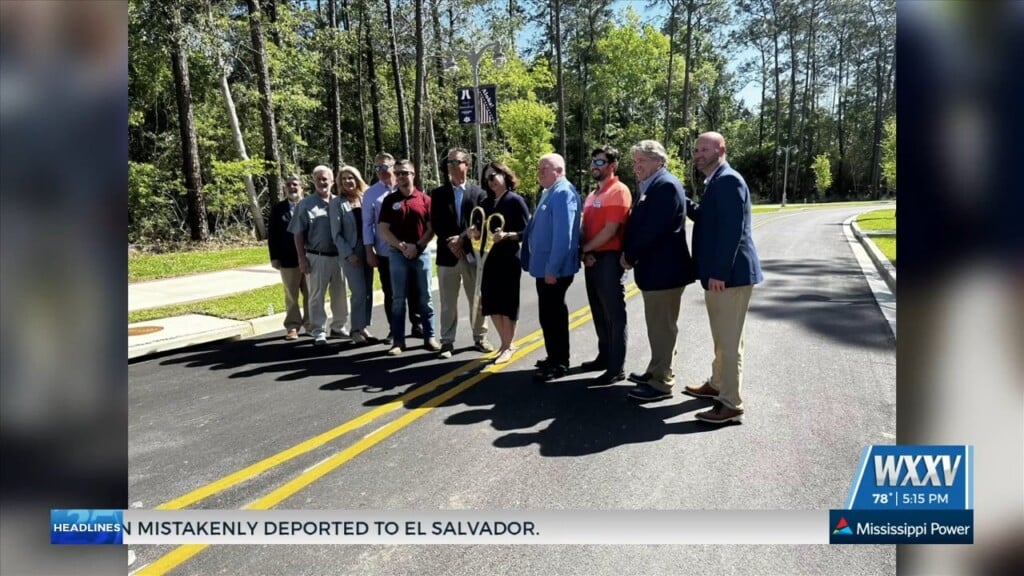 Ribbon Cutting For Commercial District In Diamondhead