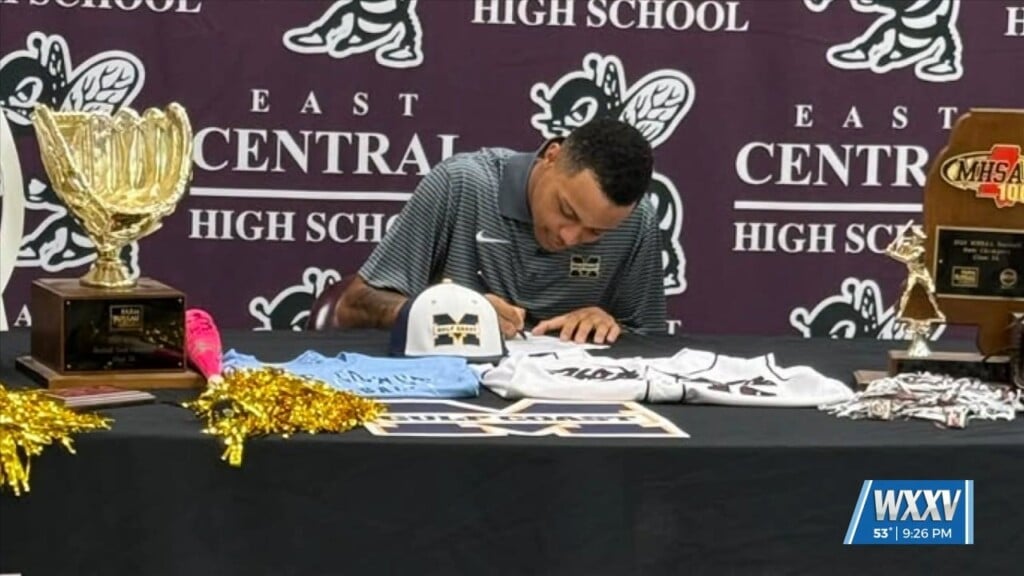 East Central's Anthony Tanner Signs To Continue Baseball Career At Mississippi Gulf Coast Community College!