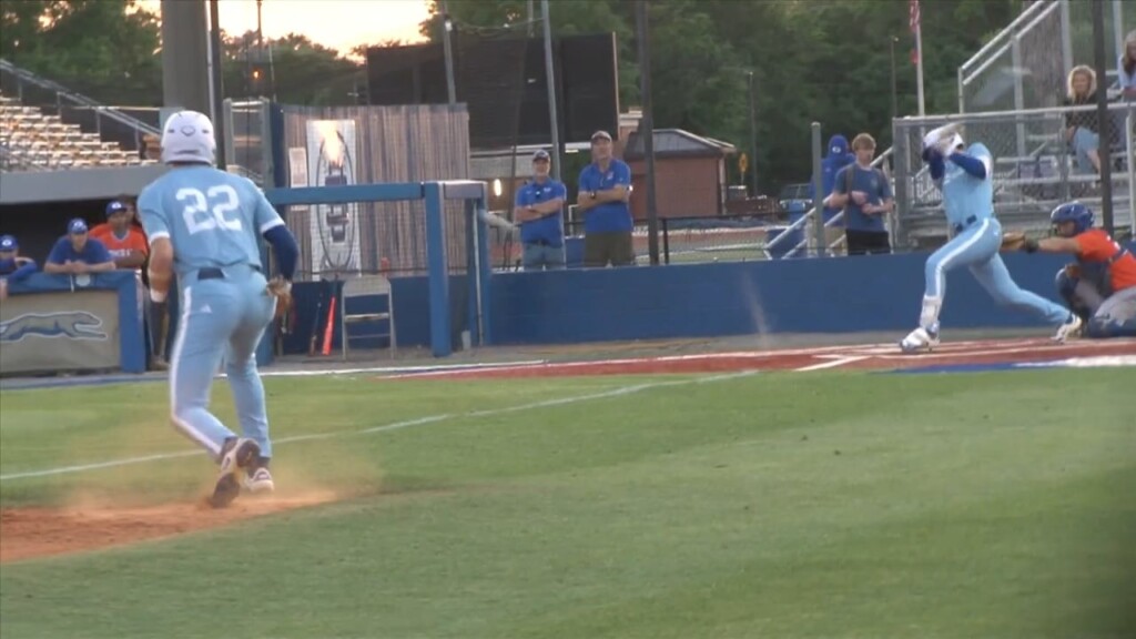 Ocean Springs Baseball Defeats Gulfport 10 0