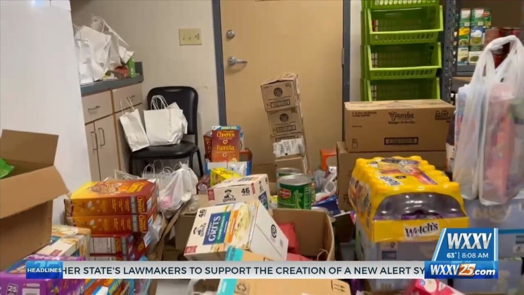 Leadership Gulf Coast Deliver Food Items To Back Bay Mission