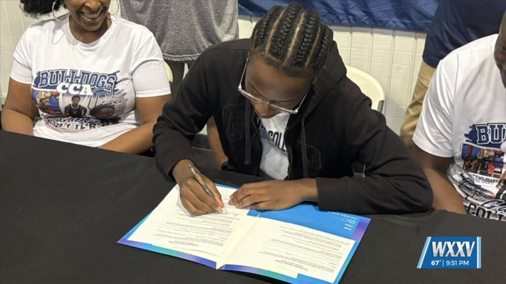 Christian Collegiate Academy Basketball Player Gabe Collier Signs To Continue His Career At Southeastern Baptist College!