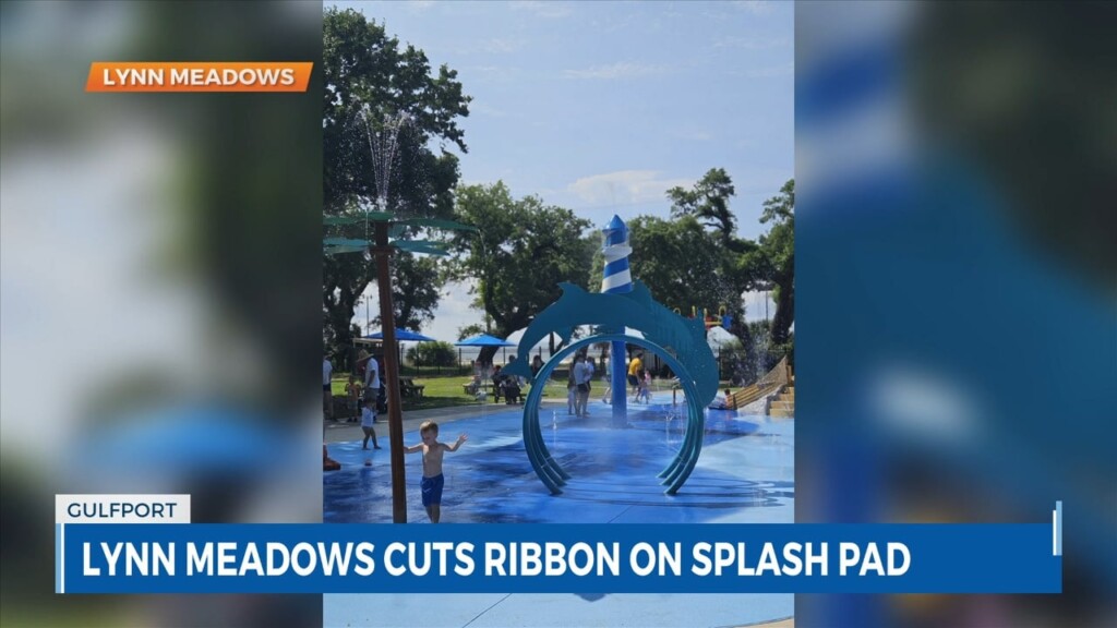 Lynn Meadows Cuts Ribbon On Splash Pad