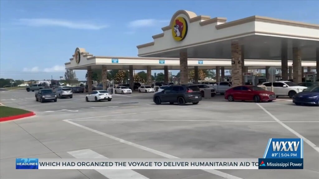 Wxxv News 25’s Marco Bitonel Gives A Traffic Update At Buc Ee’s