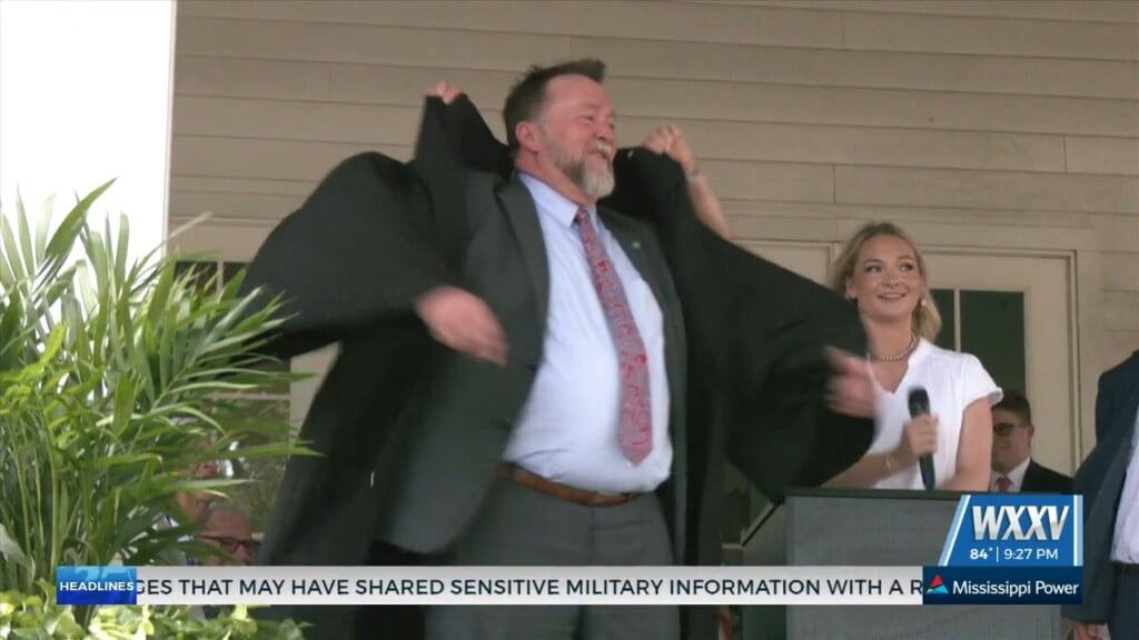 Justice David Sullivan Has Swearing In Ceremony