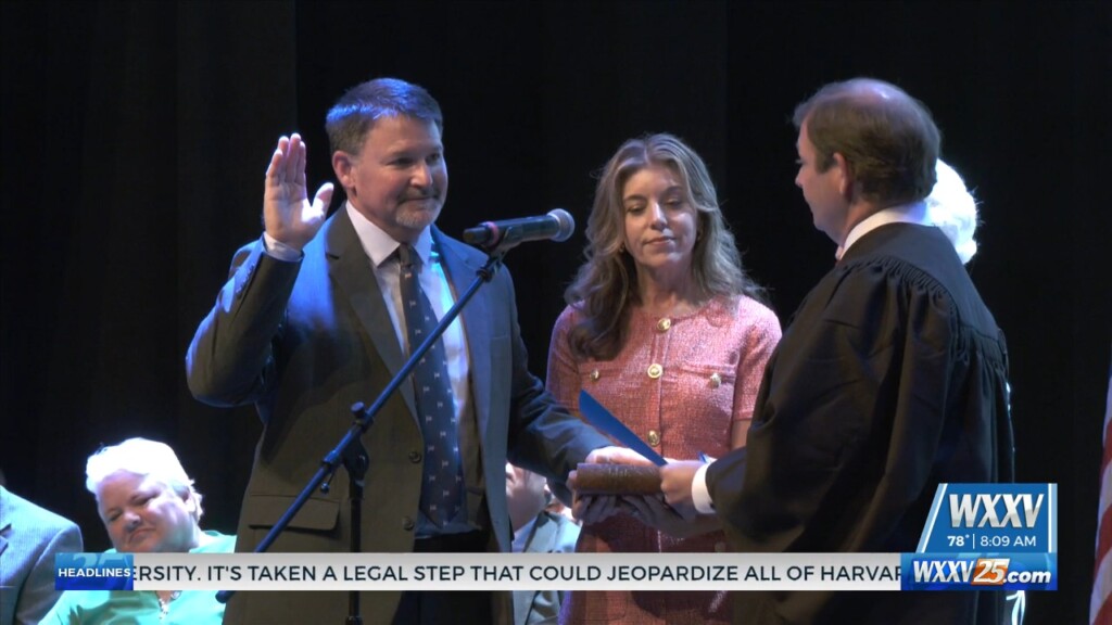 Robert "bobby" Cox Sworn In As Mayor Of Ocean Springs