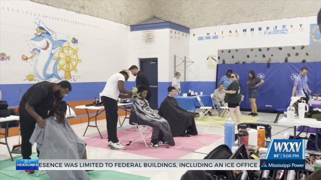 Junior Auxiliary Of Gulfport Hosts Back To School Bonanza