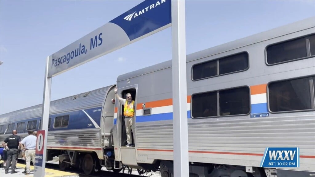 Pascagoula Residents Celebrate Passenger Rail Service Return