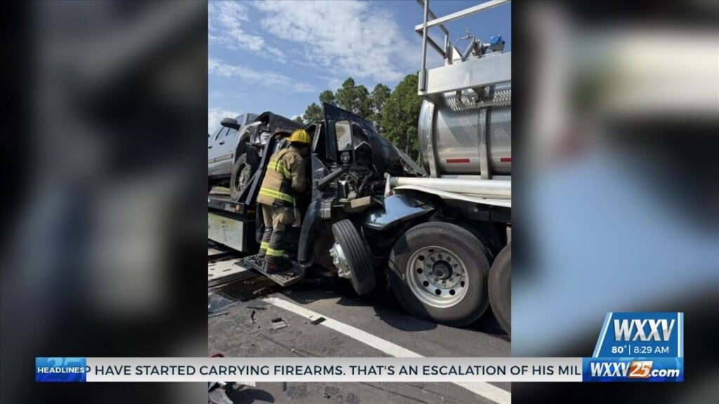 Crews Work Sunday Morning Wreck In Jackson County