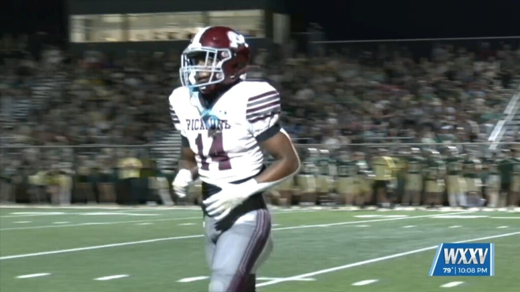 Picayune Improves To 4 1 After Defeating Poplarville 28 21